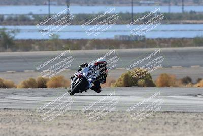 media/Nov-16-2025-Race Pace (Sun) [[8c5fa54630]]/Verified Riders/3-Turn 14 (1045am)/